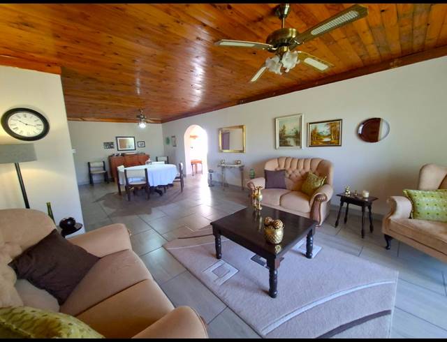 23,625M² SMALLHOLDING FOR SALE IN MOOILANDE